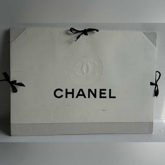 CHANEL Cruise Collection 1996-1997 Vintage Large Catalog Photos ByKarl Lagerfeld - Picture 2 of 15